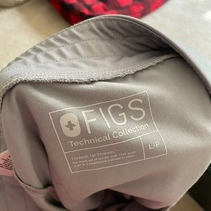FIGS Zamora joggers in Cement